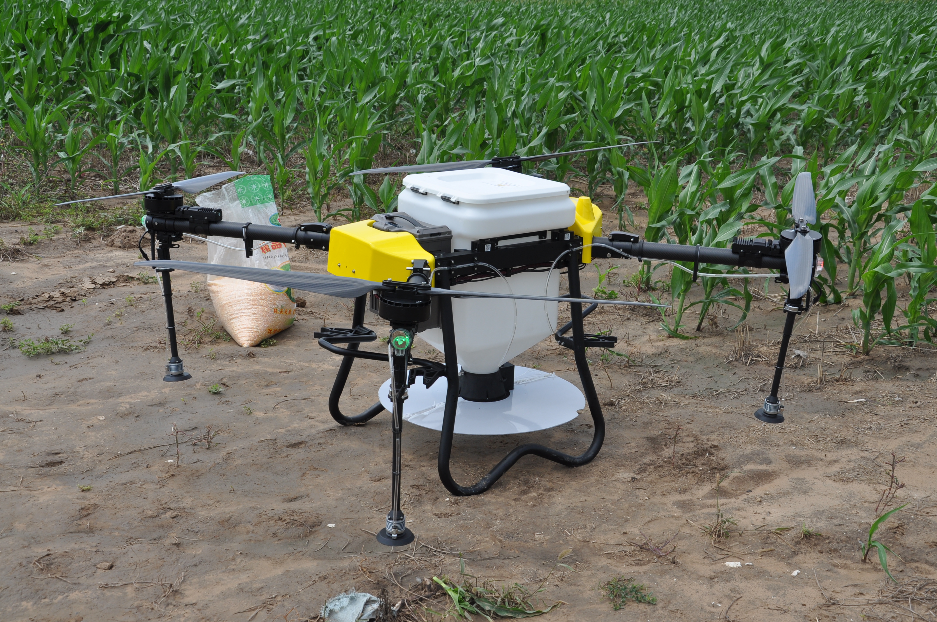 JOYANCE 40 liters fumigation drone with 70 liters fertilizer spreader function 
