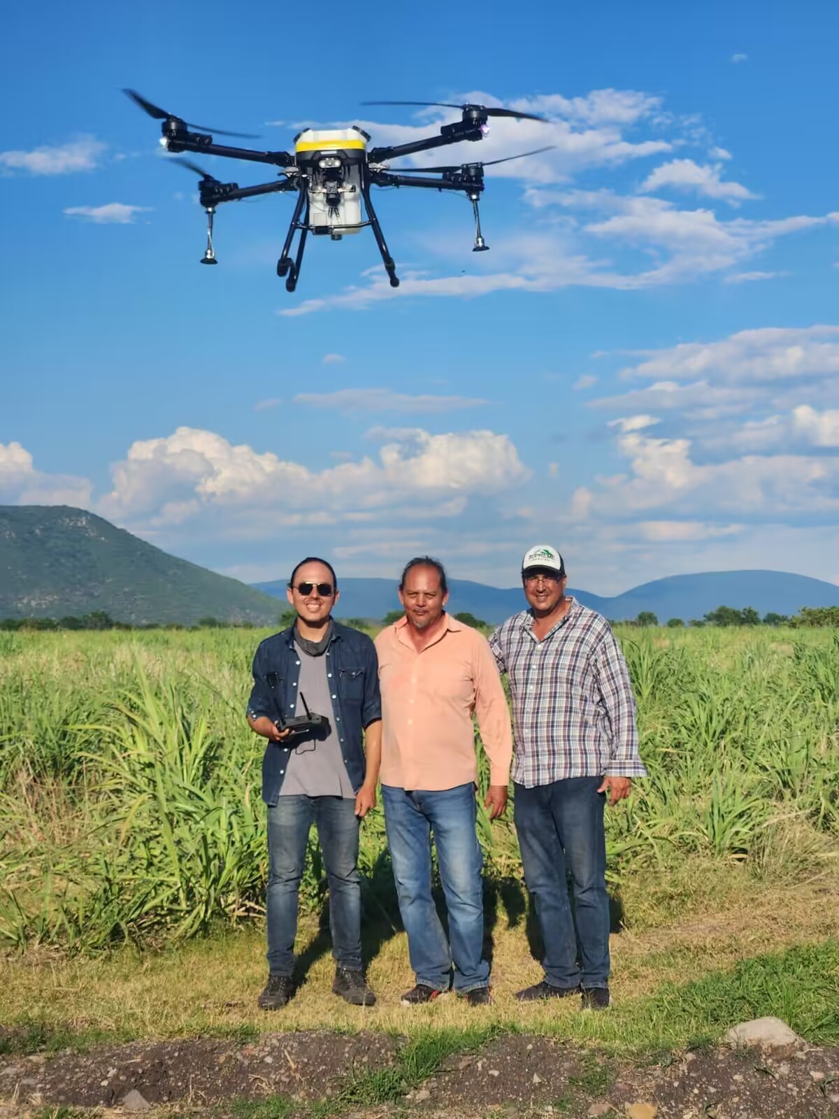 Mexican client is satisfied with Joyance drone JT30L-404 with centrifugal nozzles